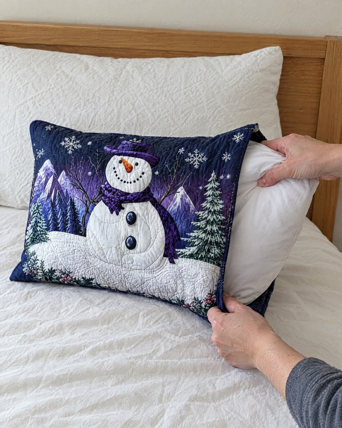 Housse de coussin - Bonhomme de neige violet
